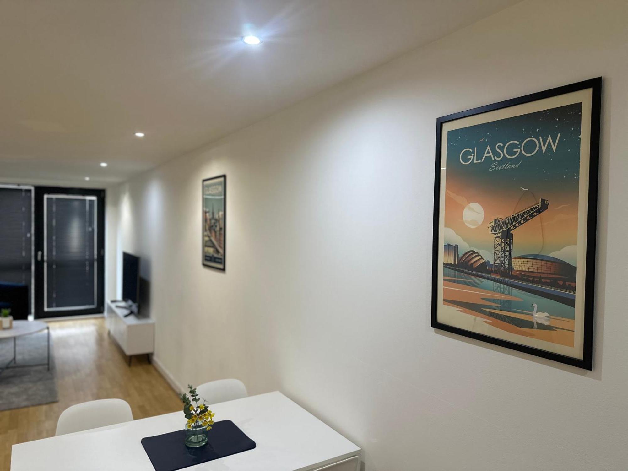 Glasgow River Clyde Hydro Aprt Exterior photo